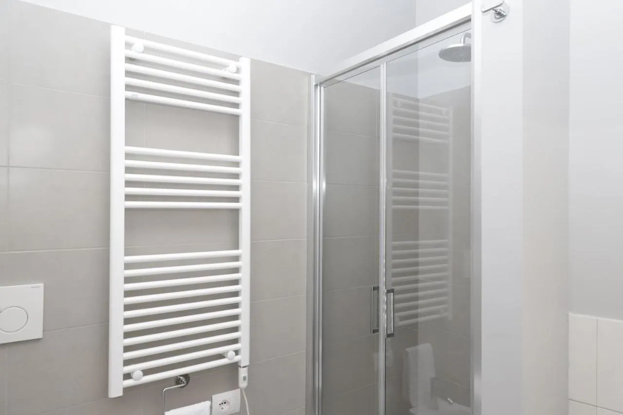 Hemeras Boutique Homes - 2 Luxury Apartments In The City Center Milan 0*,