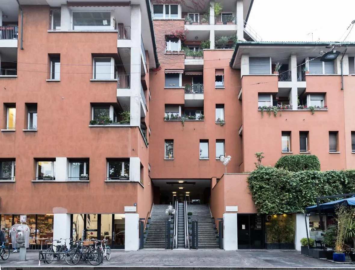 Hemeras Boutique Homes - 2 Luxury Apartments In The City Center 밀라노 0*,
