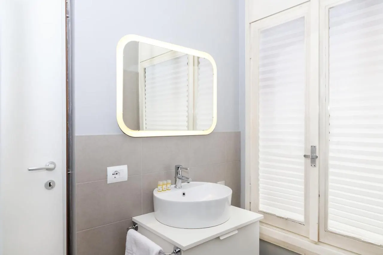 Hemeras Boutique Homes - 2 Luxury Apartments In The City Center 밀라노