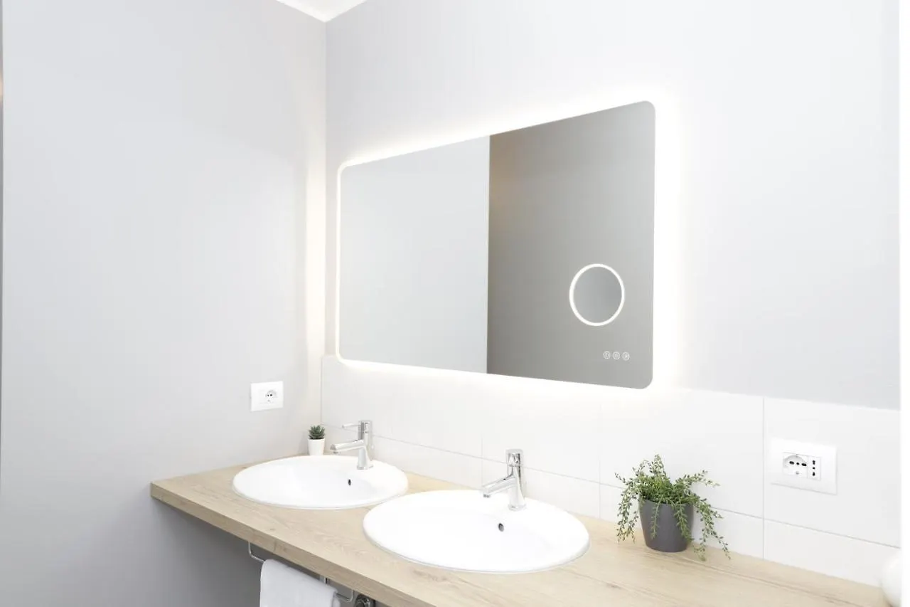 Hemeras Boutique Homes - 2 Luxury Apartments In The City Center 밀라노