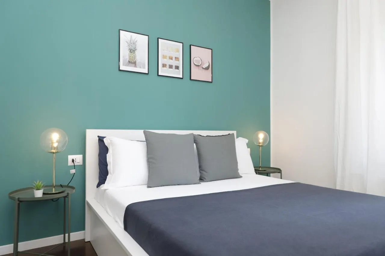 Hemeras Boutique Homes - 2 Luxury Apartments In The City Center 밀라노